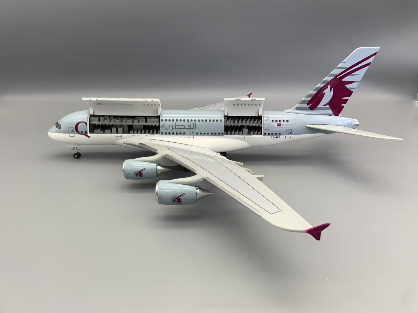 Kids Toys Qatar - Nouveau modèle d'avion A380 Qatar Airways,